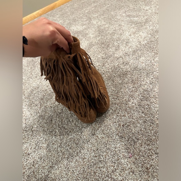 Frilly boots - Picture 4 of 5